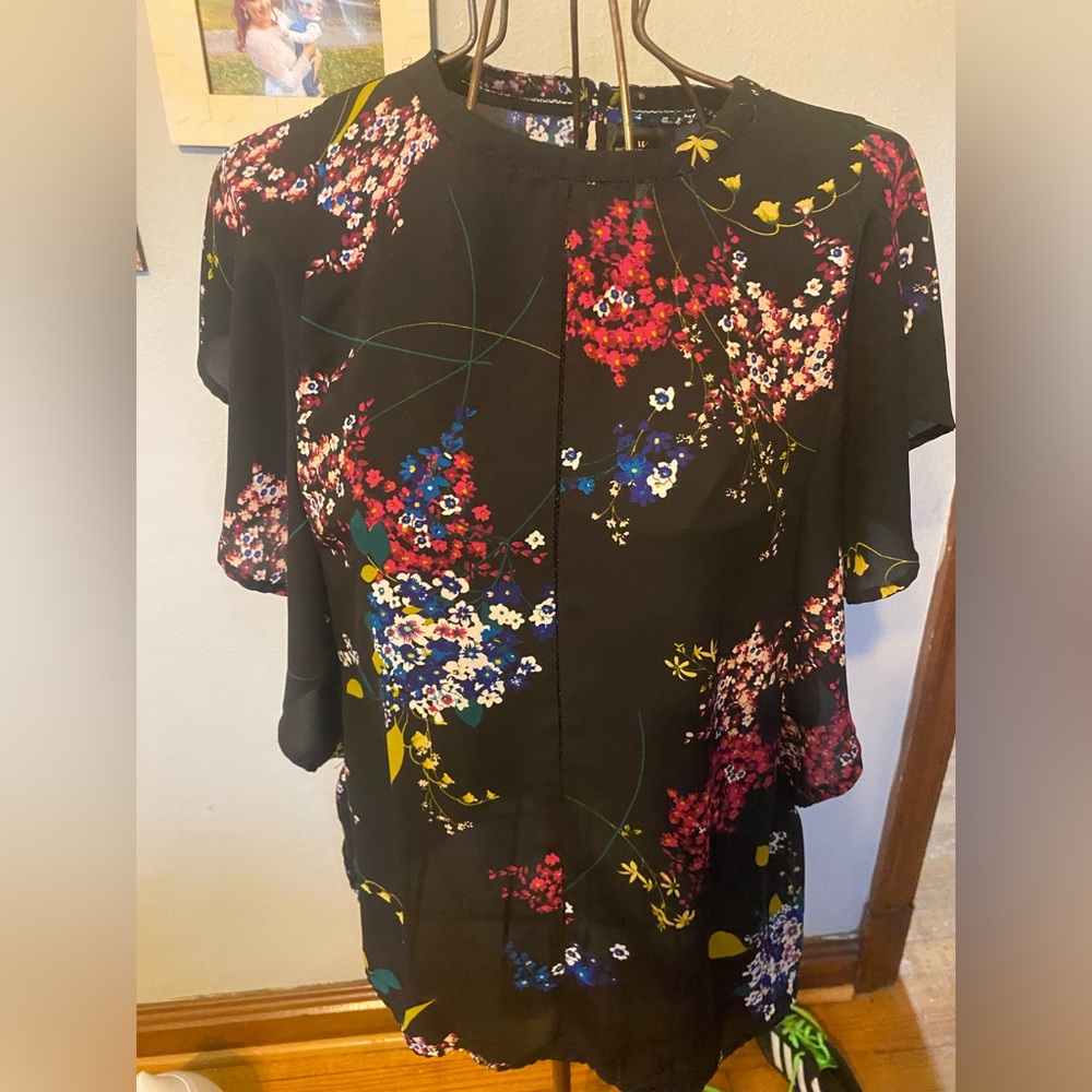 Worthington Black and Red Blouse Elegant Top